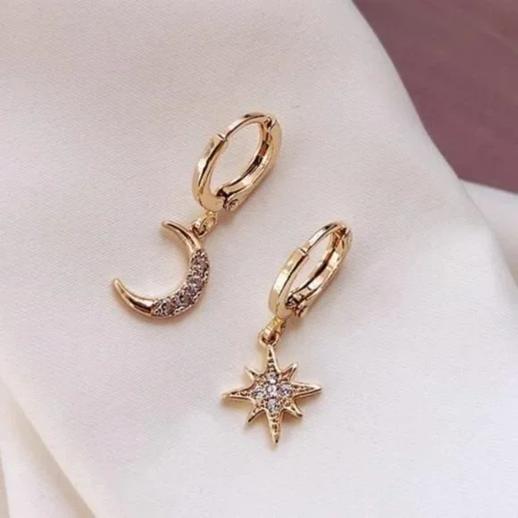 NEW 18K GOLD DIAMOND MOON STAR HOOPS - Picture 4 of 5